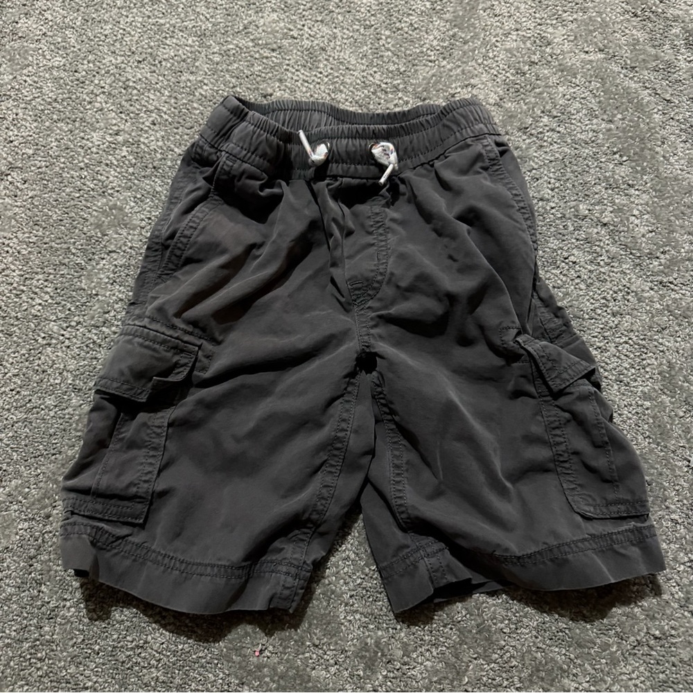 Hanna Anderson young boys size 5 gray cargo shorts drawstrings